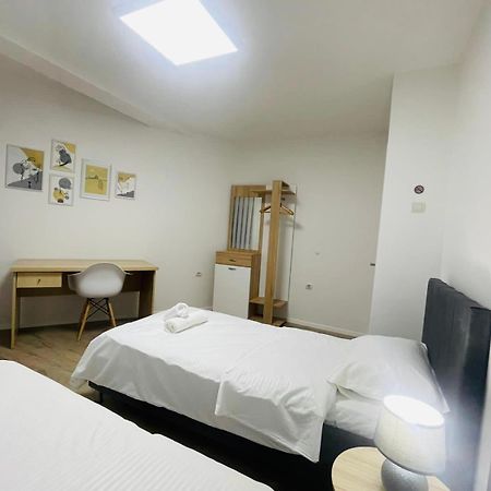 Pristinanest Hotell Exteriör bild